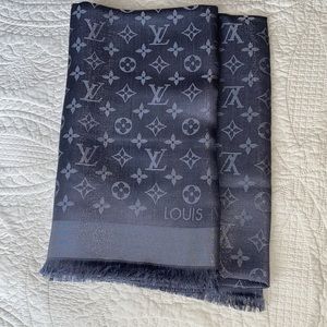NEW 💯% Authentic Louis Vuitton MONOGRAM SHINE SHAWL M75120
